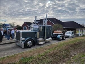 Brett Ducks Peterbilt The Acadiana Advocate